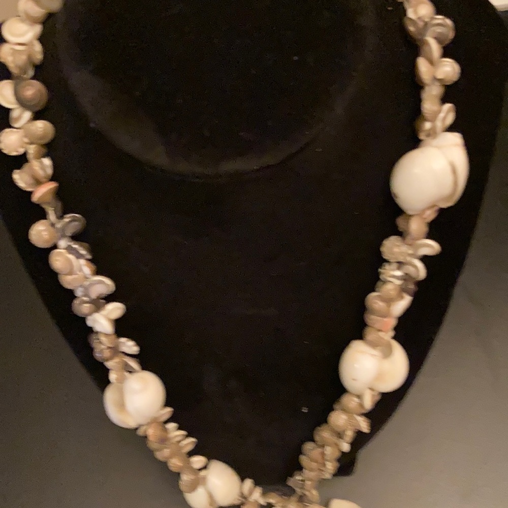 Vintage Hawaiian Bubble Shell Necklace.